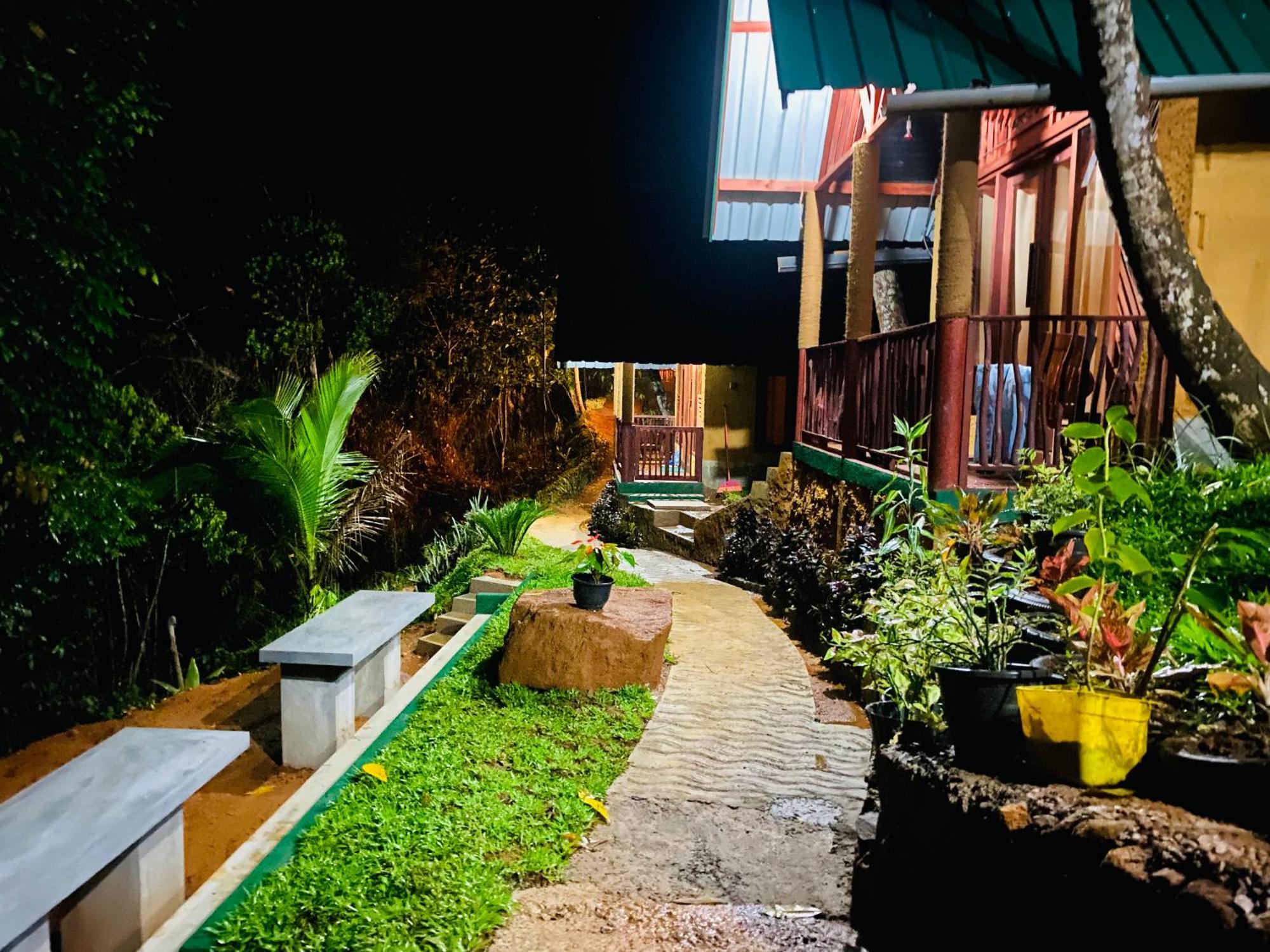 The Rainforest Hideaway Денияйя Экстерьер фото