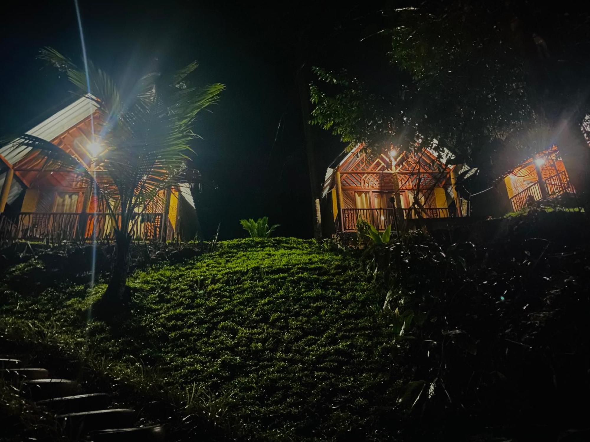 The Rainforest Hideaway Денияйя Экстерьер фото